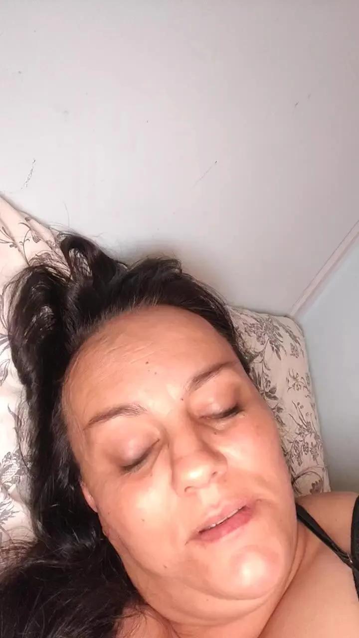 Offline Annalyluky on Cam4