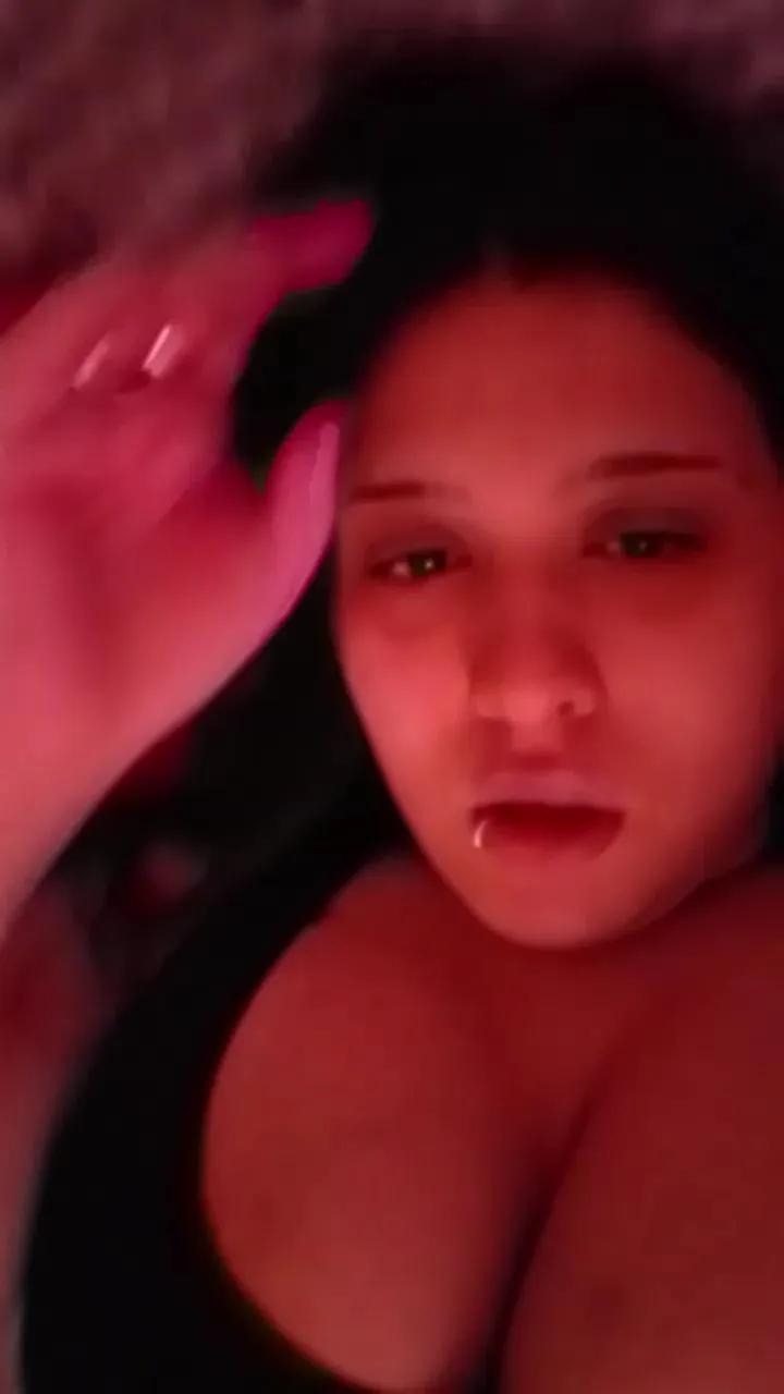 Offline Babbydeniss on Cam4