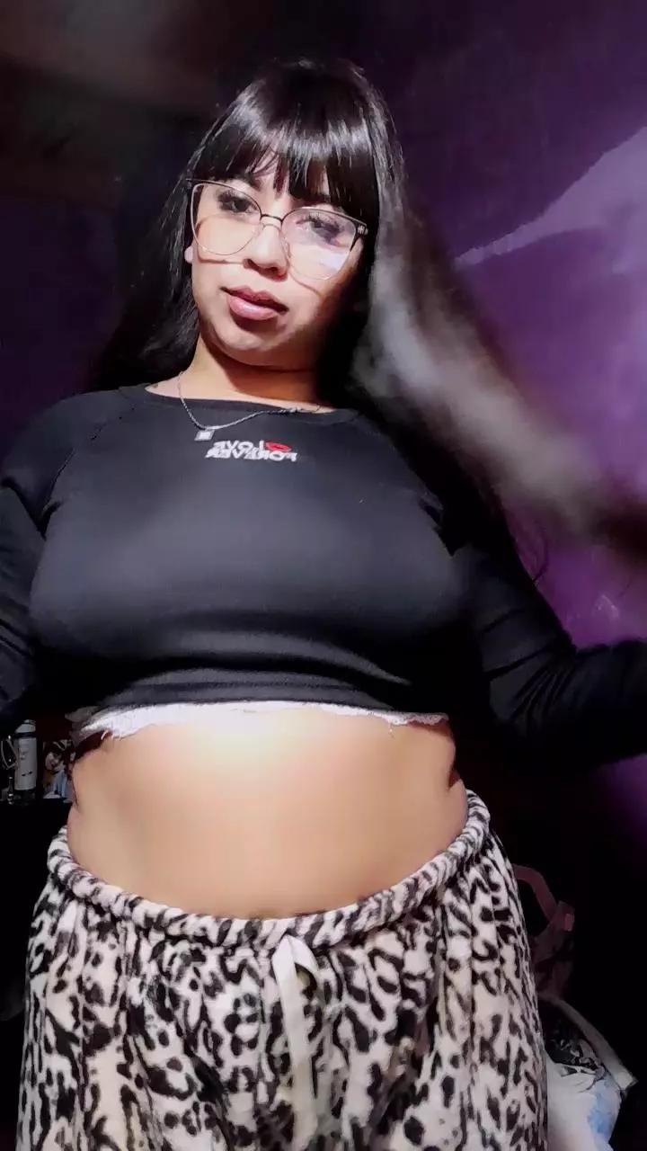 Offline Bebijuu23 on Cam4