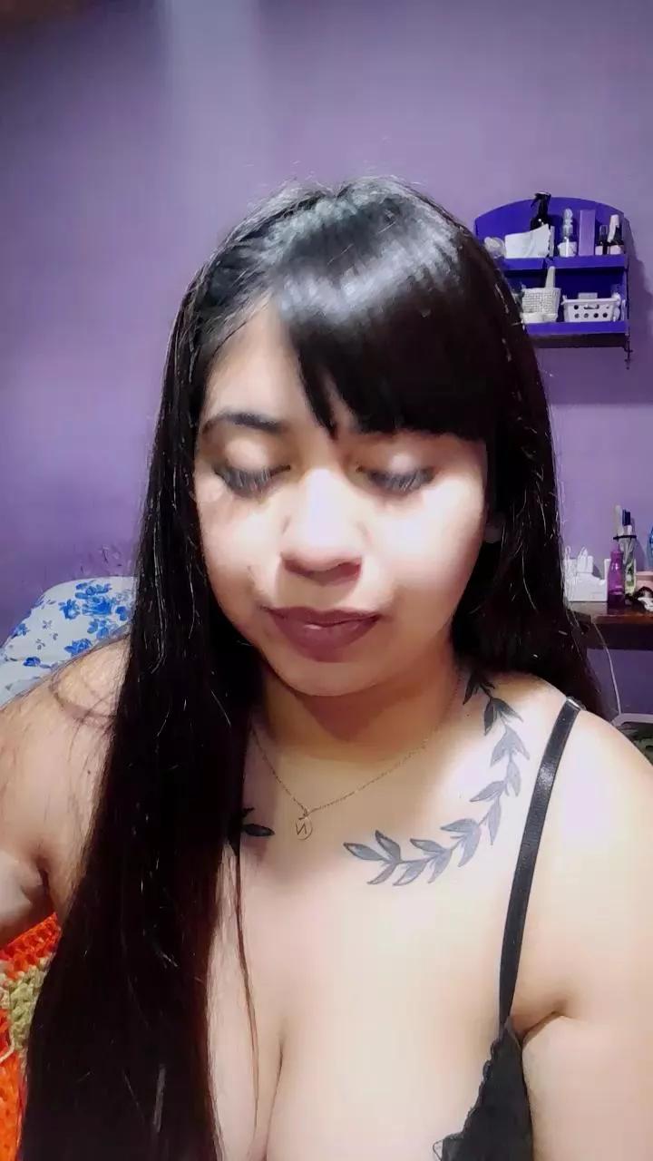 Offline Bebijuu23 on Cam4