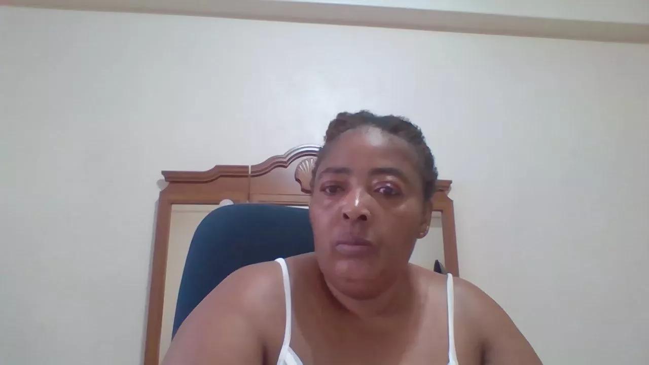 Offline bigpussylipsx53 on Cam4