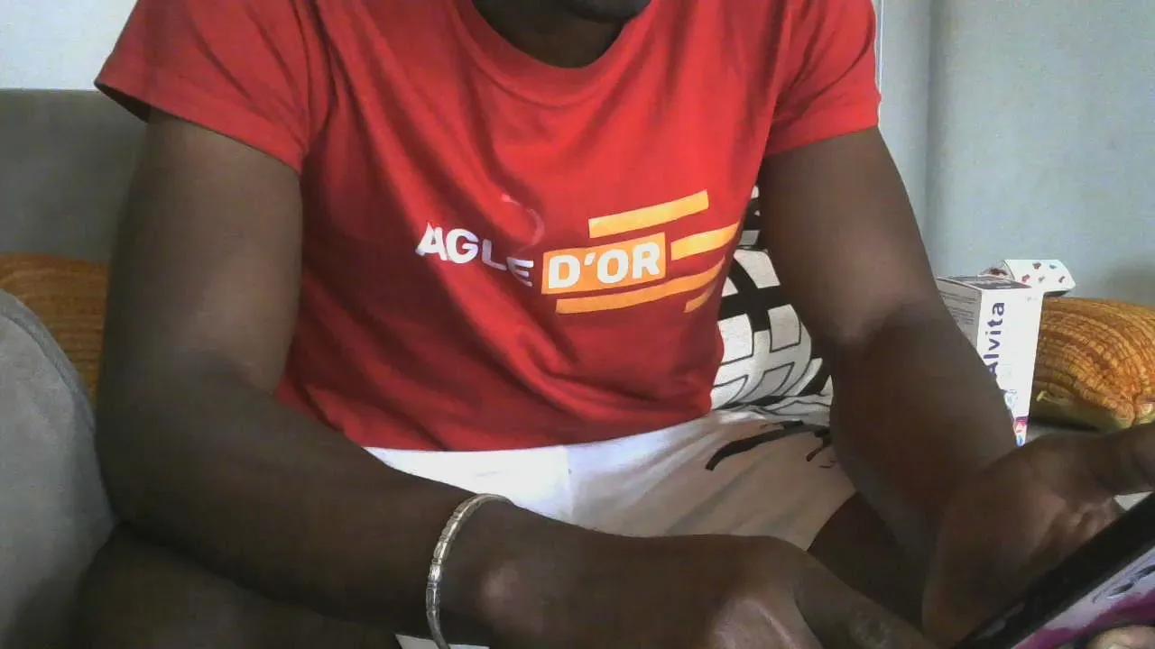 Offline Busty_boy01 on Cam4