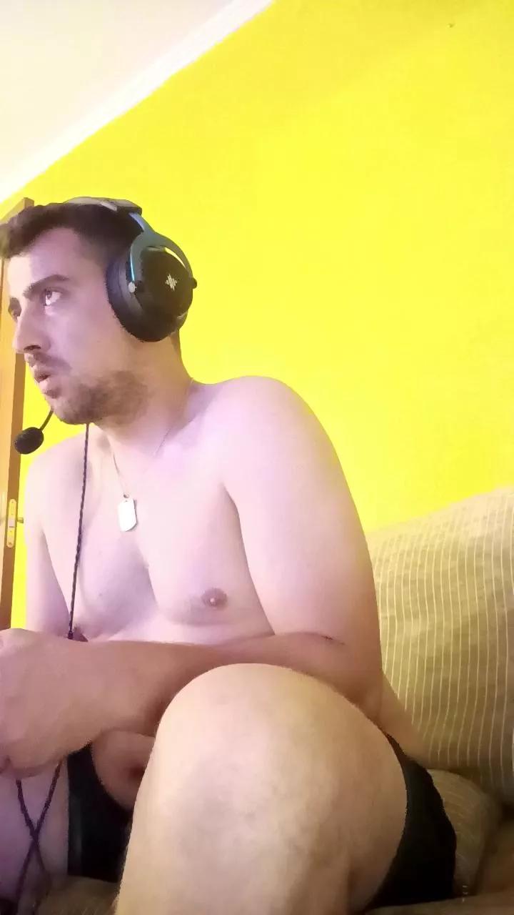 Caballero23H on Cam4 