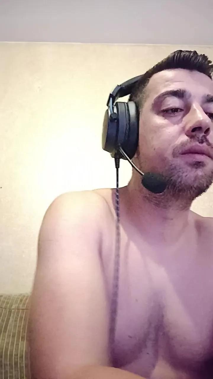 Caballero23H on Cam4 