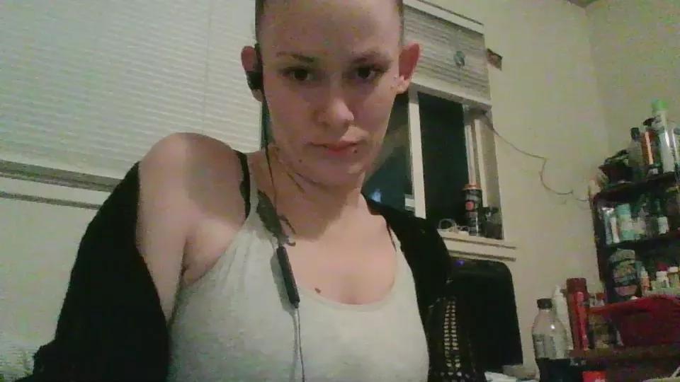 Offline Caliibaddie on Cam4