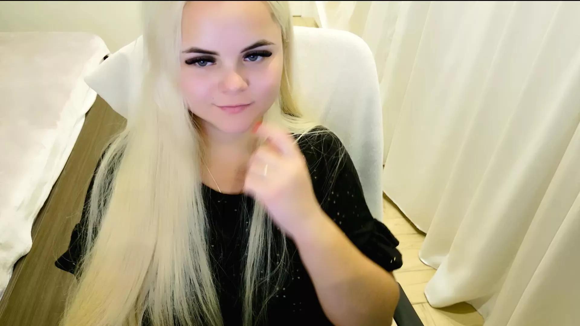 Offline call_me_cutie on Cam4