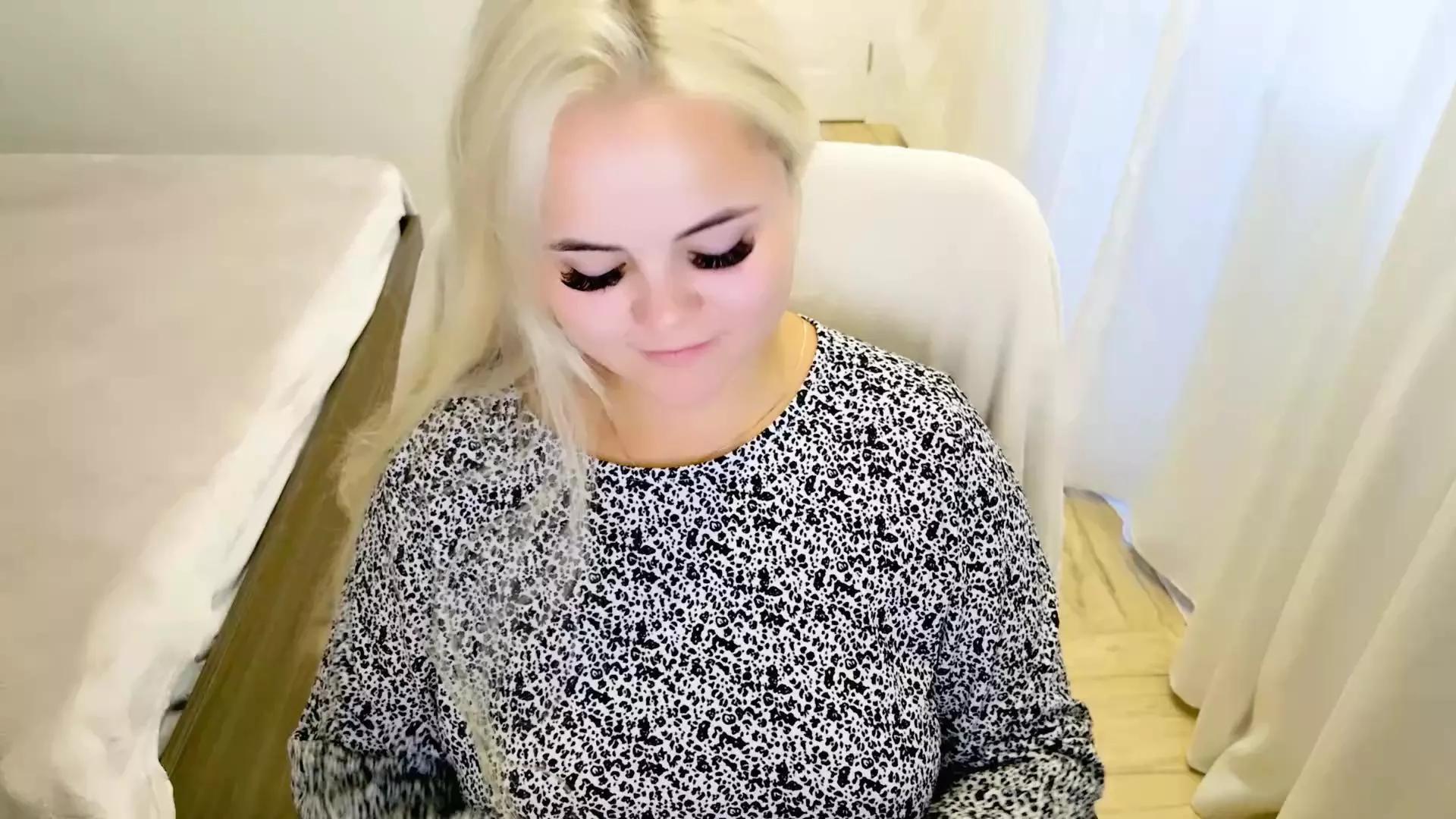 Offline call_me_cutie on Cam4