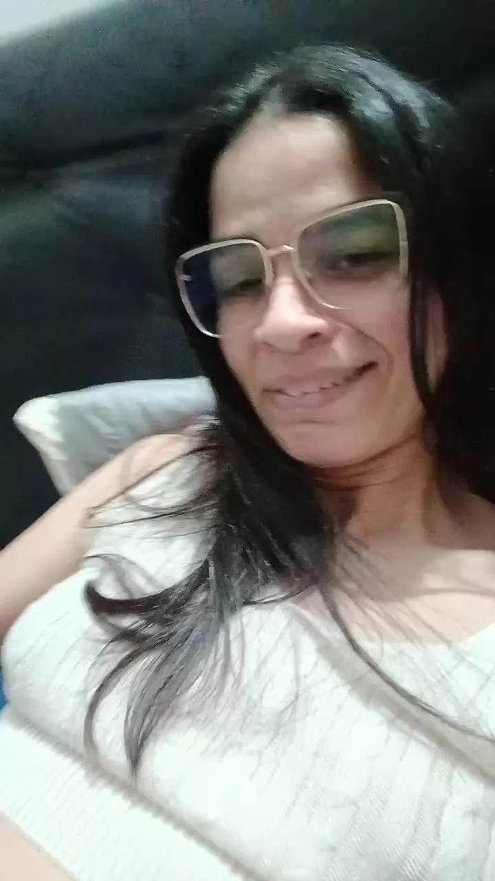 Offline Caribeanclande1 on Cam4