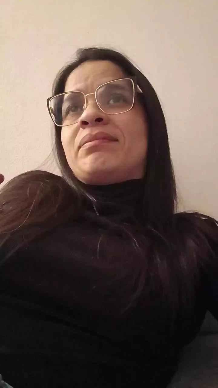 Offline Caribeanclande1 on Cam4