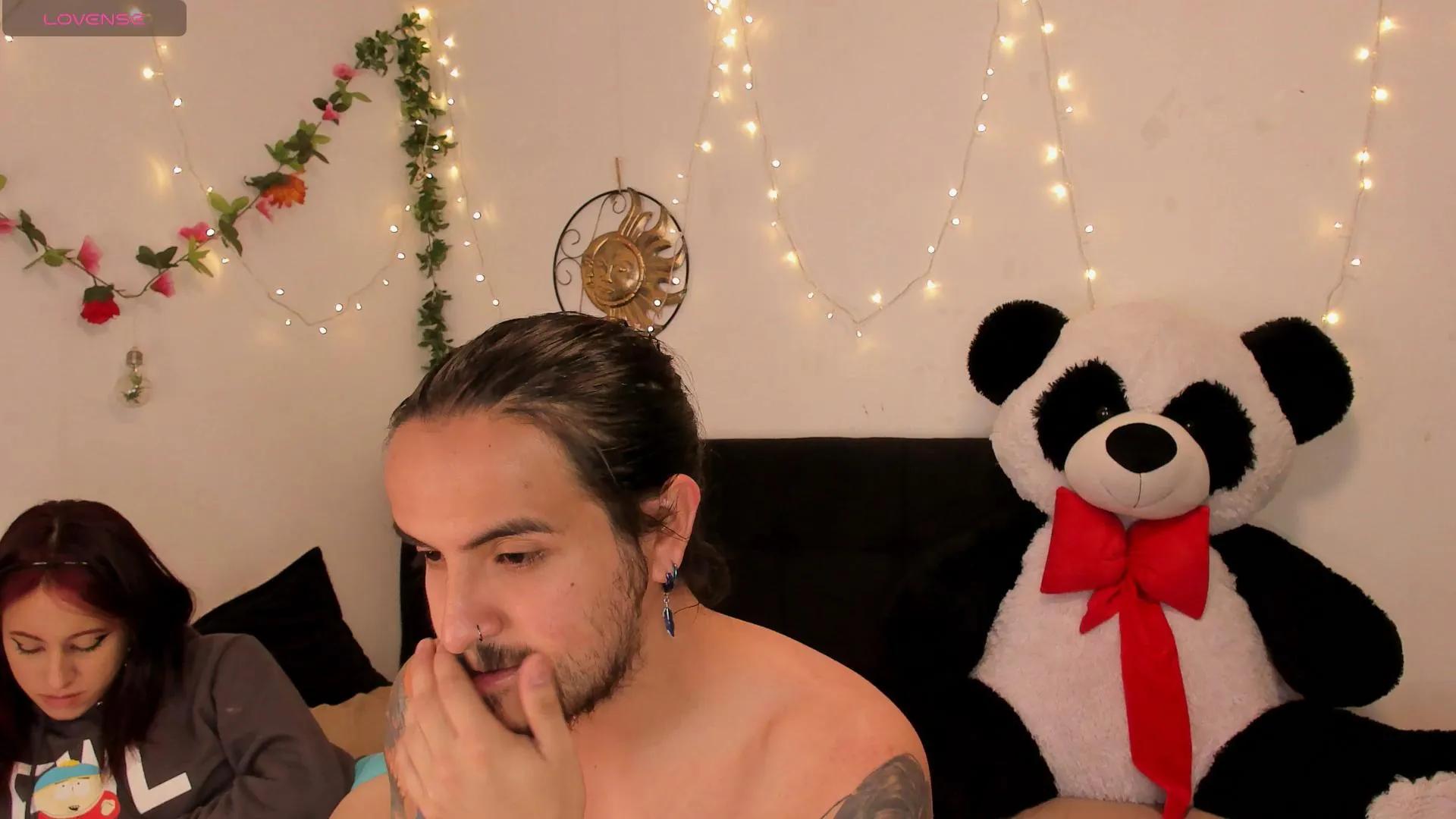 Offline Carlaxdreams on Cam4