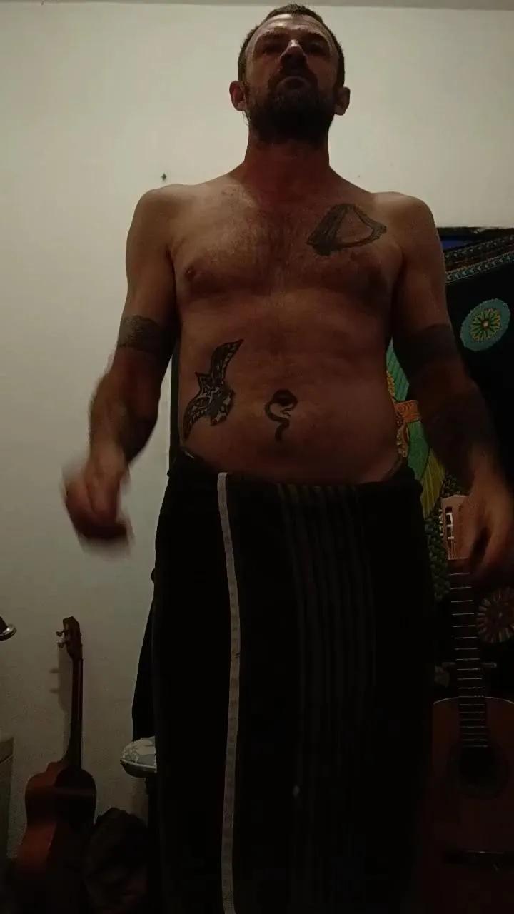 Carlitos12 — Freechat on Cam4