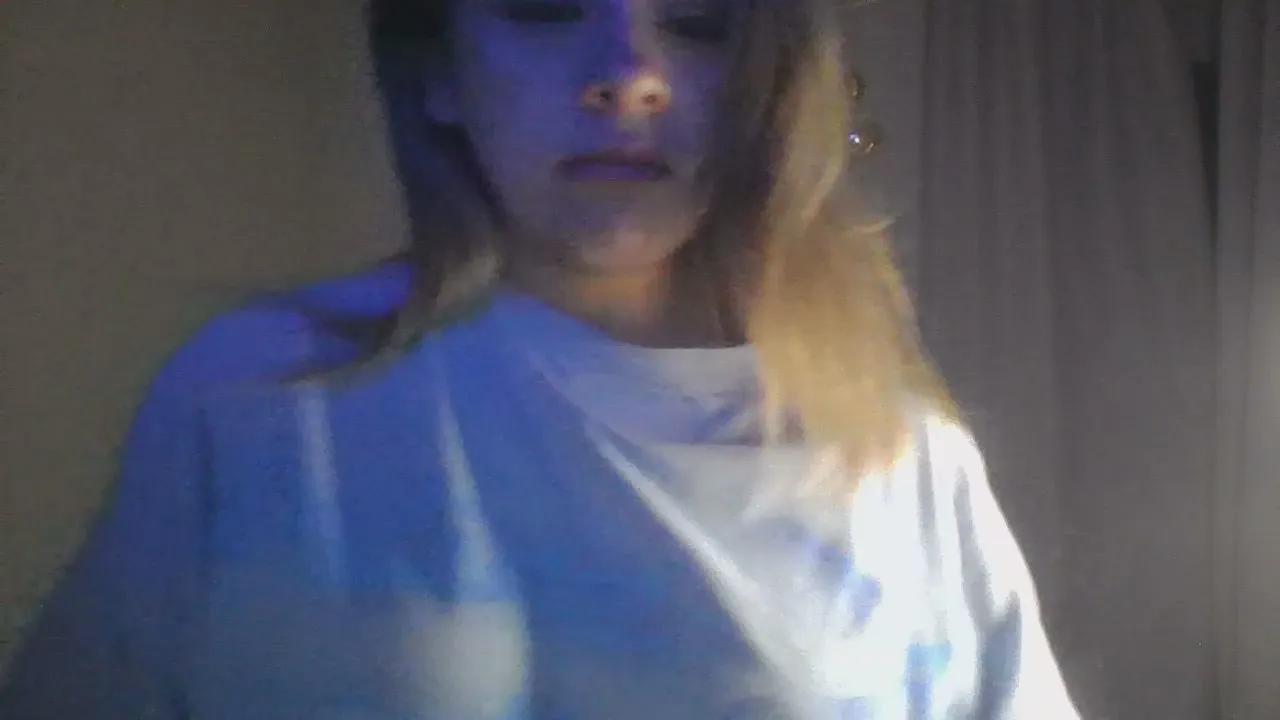 Offline catalinna22 on Cam4