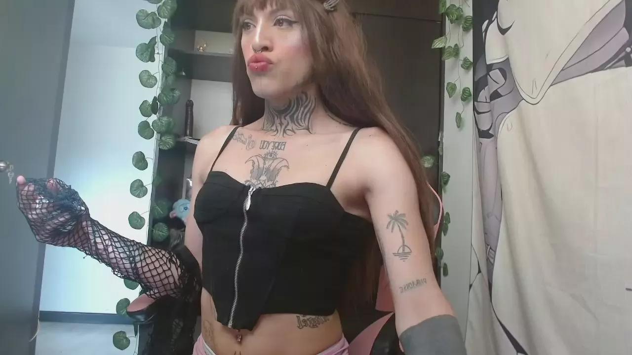 Offline charlotbelucci_ on Cam4