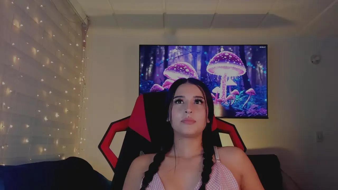 Offline Charlotte_greys on Cam4