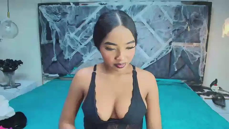 Offline charlottewalker on Cam4