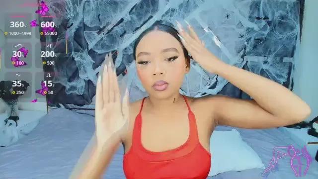 Offline charlottewalker on Cam4