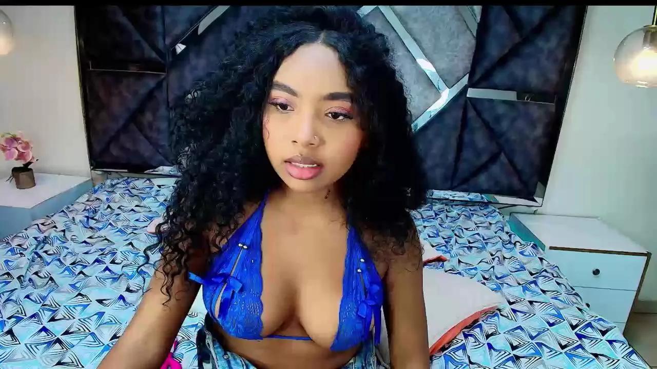 Offline charlottewalker on Cam4