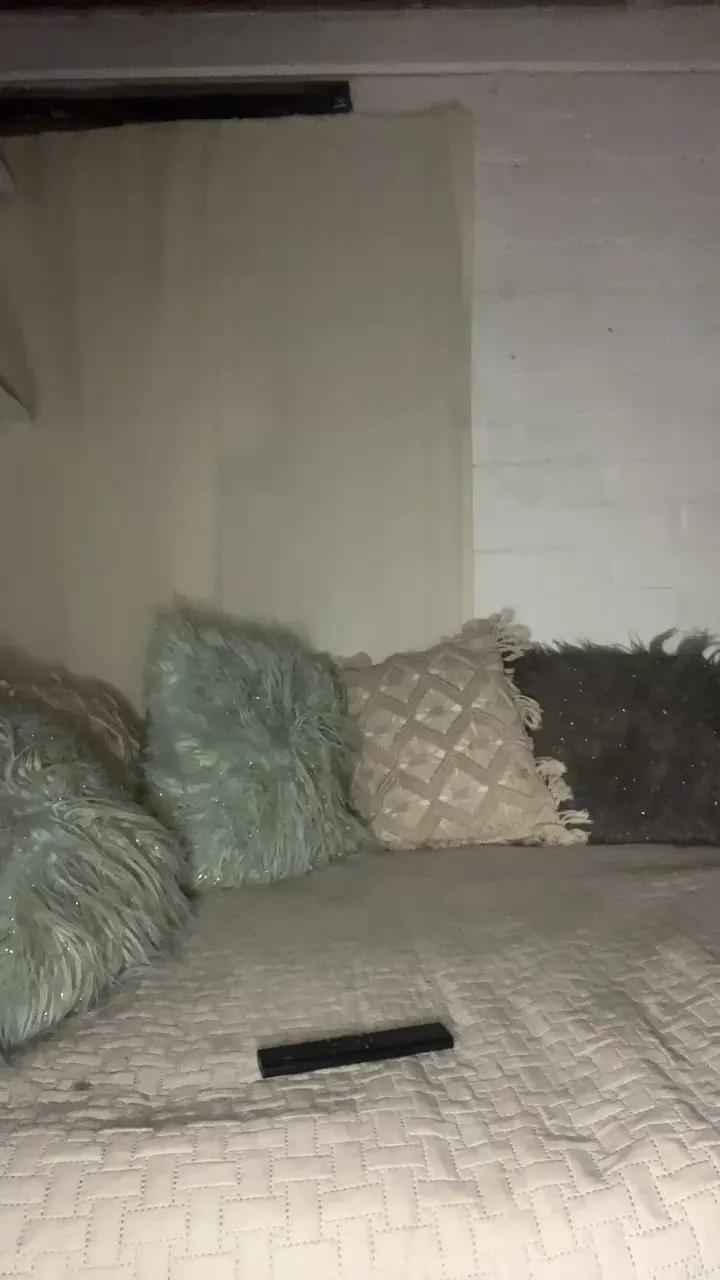 Offline cherrykat_xxx on Cam4