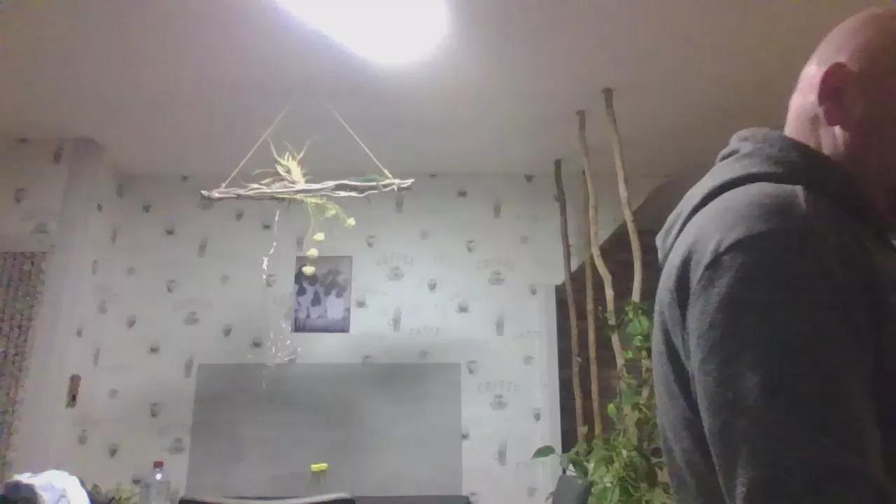 Offline chillyco1 on Cam4