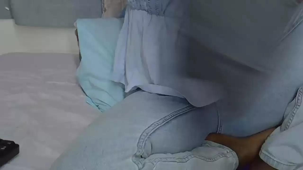 Offline Corallove1 on Cam4