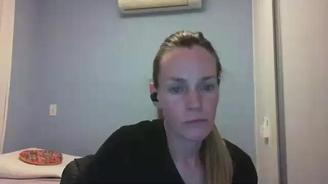 Offline CrazyAnny1 on Cam4