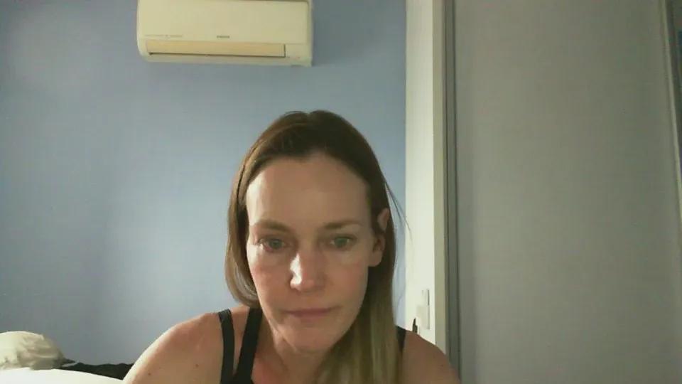 Offline CrazyAnny1 on Cam4