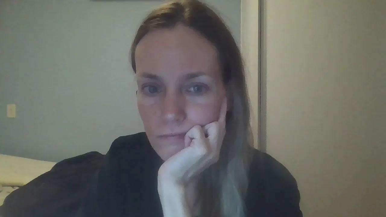 Offline CrazyAnny1 on Cam4