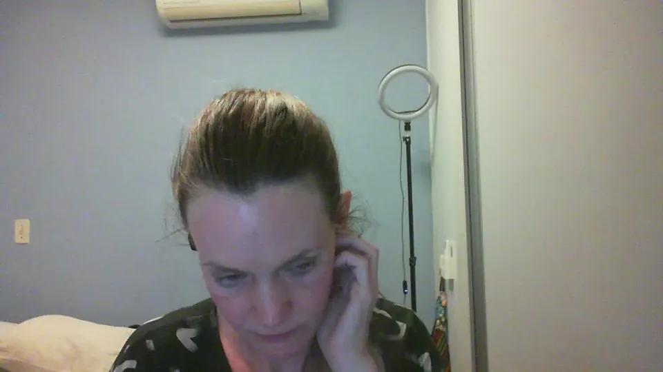 Offline CrazyAnny1 on Cam4