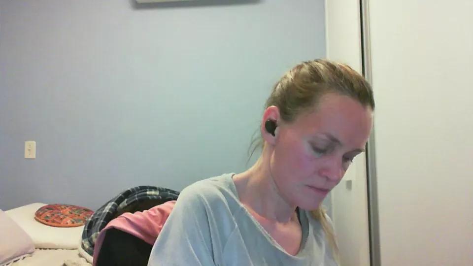 Offline CrazyAnny1 on Cam4