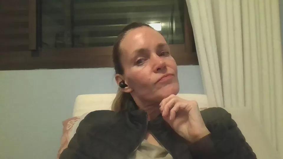 Offline CrazyAnny1 on Cam4