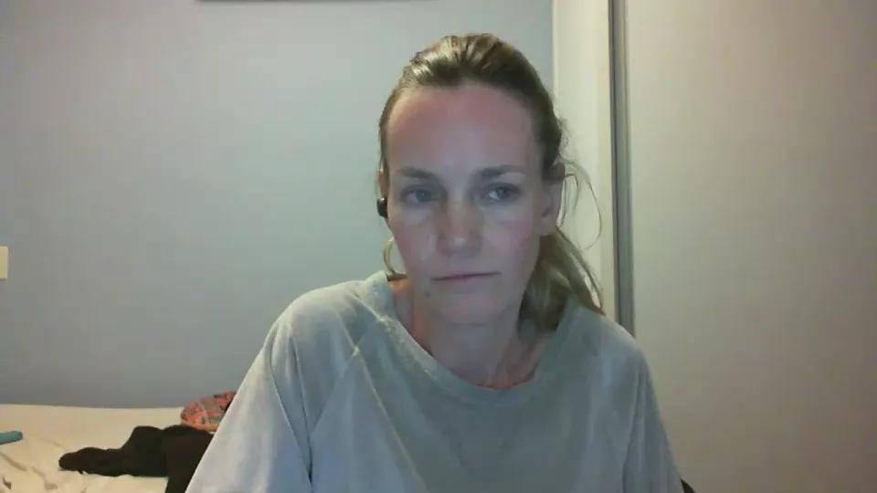 Offline CrazyAnny1 on Cam4