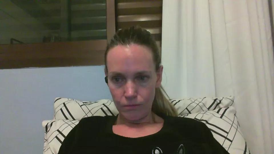 Offline CrazyAnny1 on Cam4