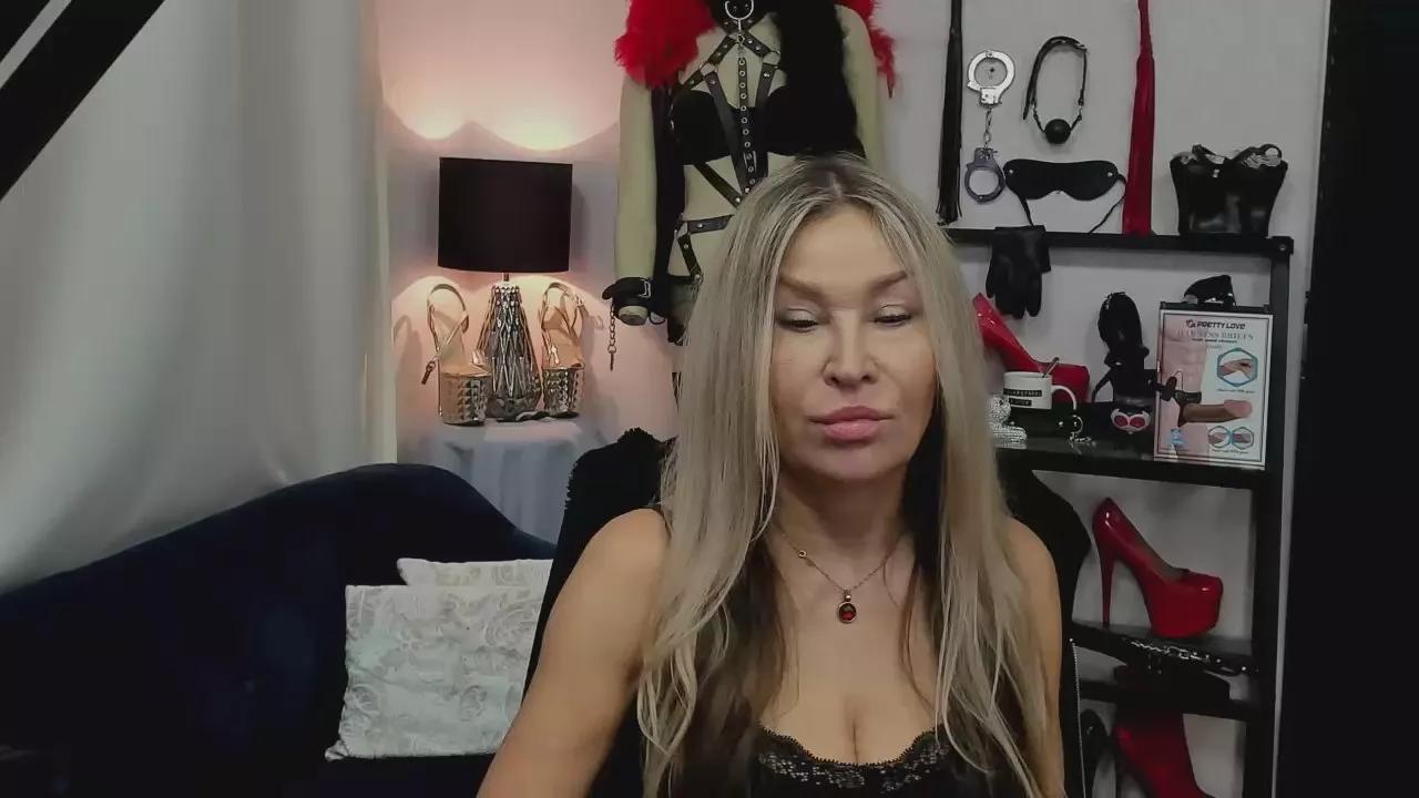 Offline crystal__xxx on Cam4