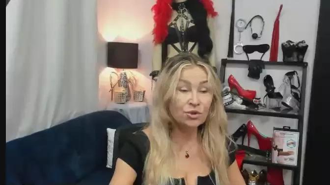 Offline crystal__xxx on Cam4