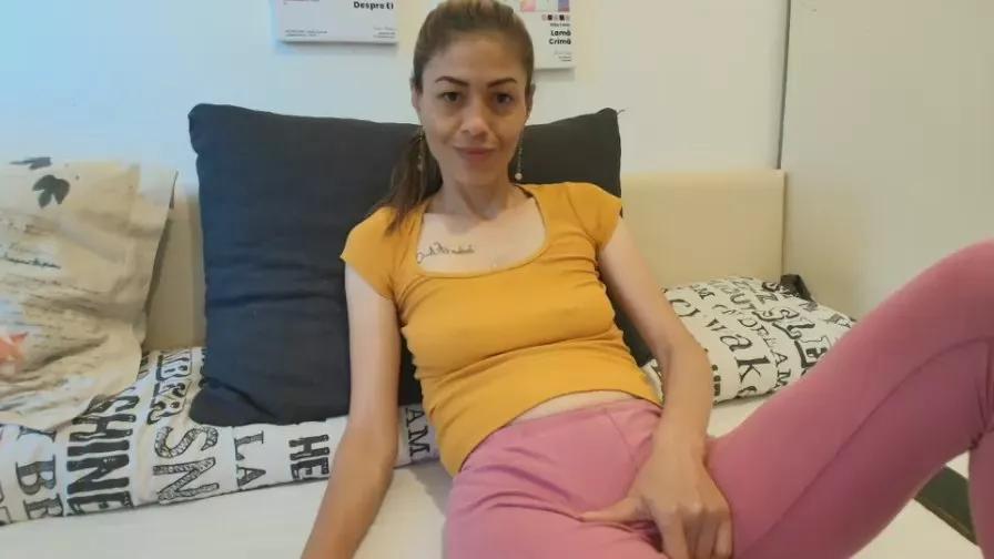 Offline Crystynalove on Cam4