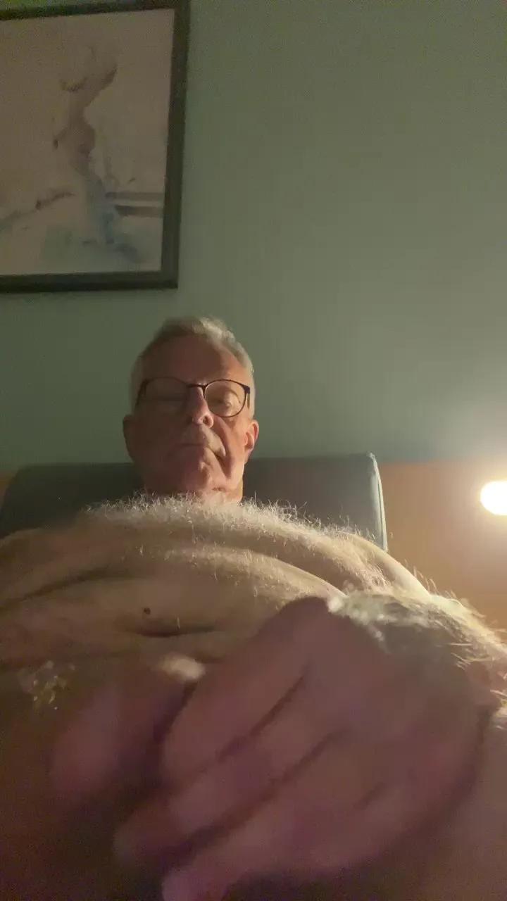 Offline cumboy63 on Cam4