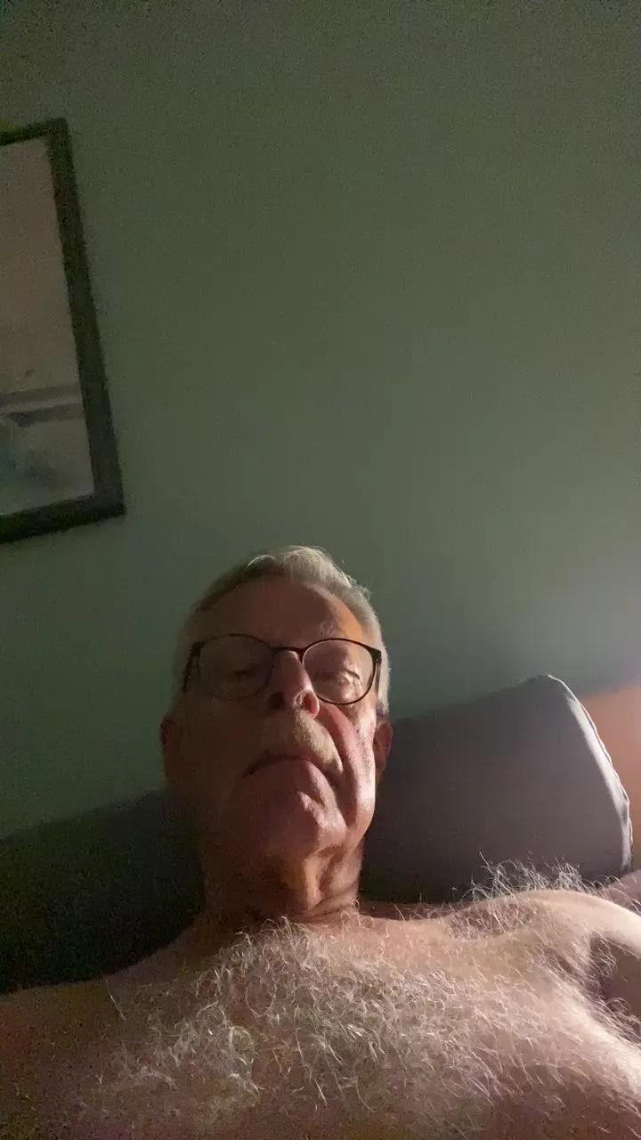 Offline cumboy63 on Cam4