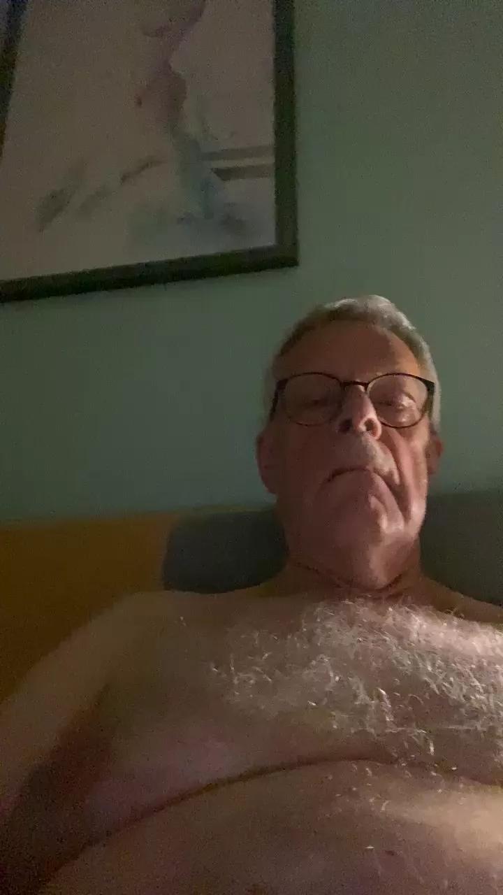 Offline cumboy63 on Cam4