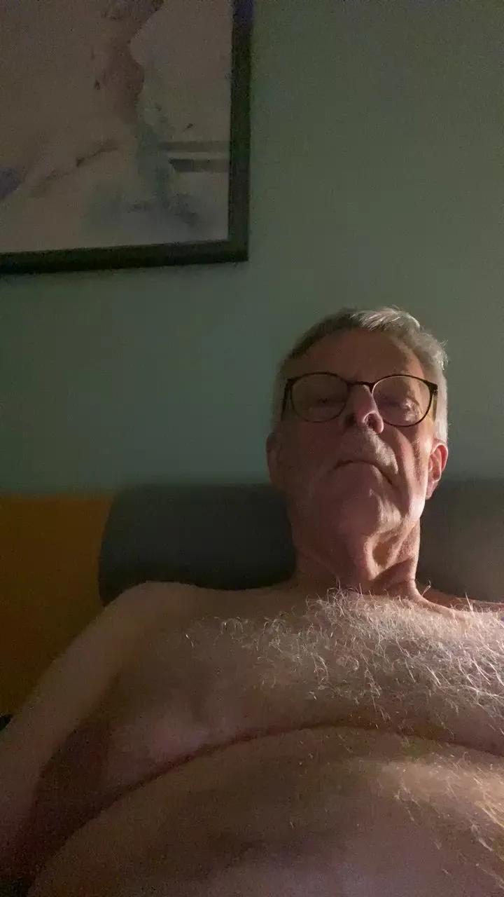 Offline cumboy63 on Cam4