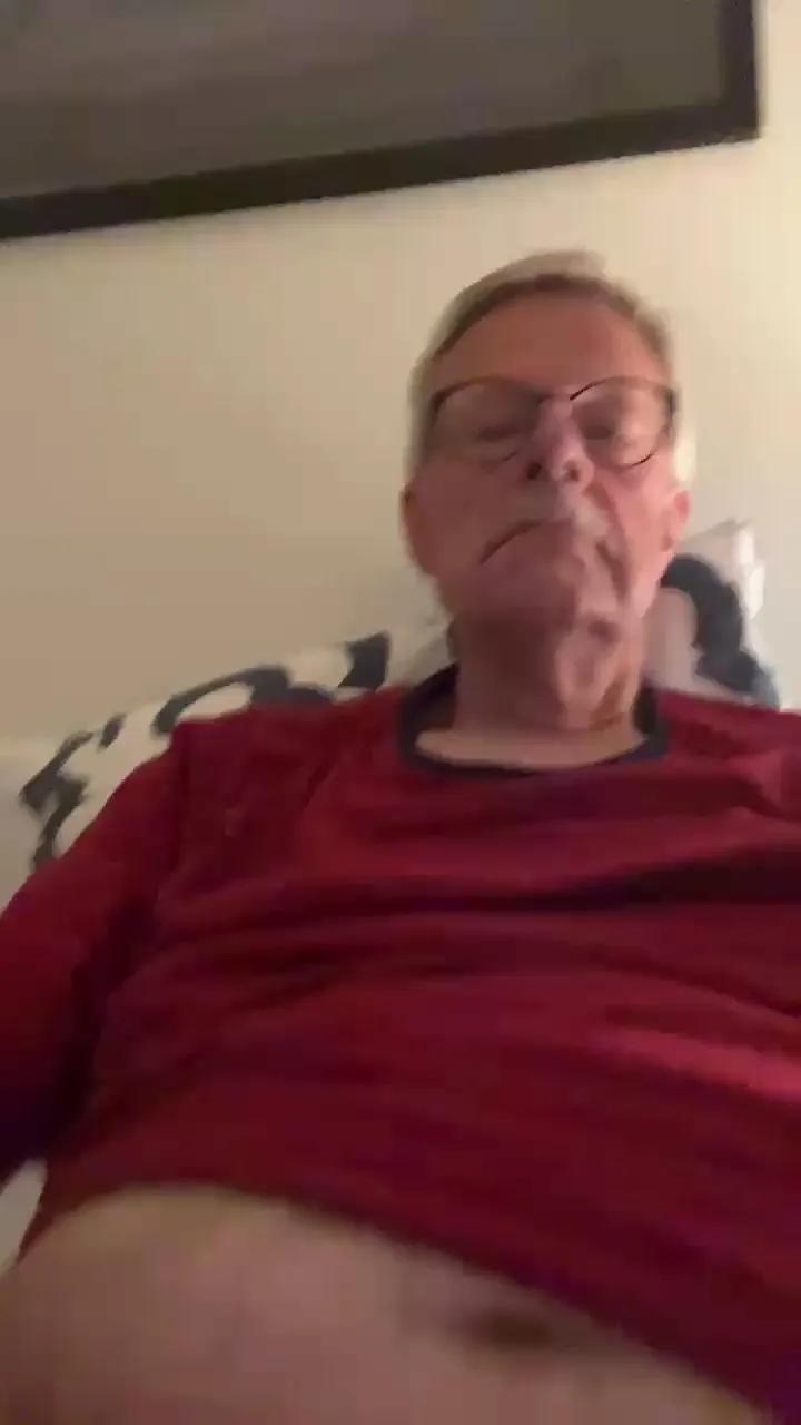 Offline cumboy63 on Cam4