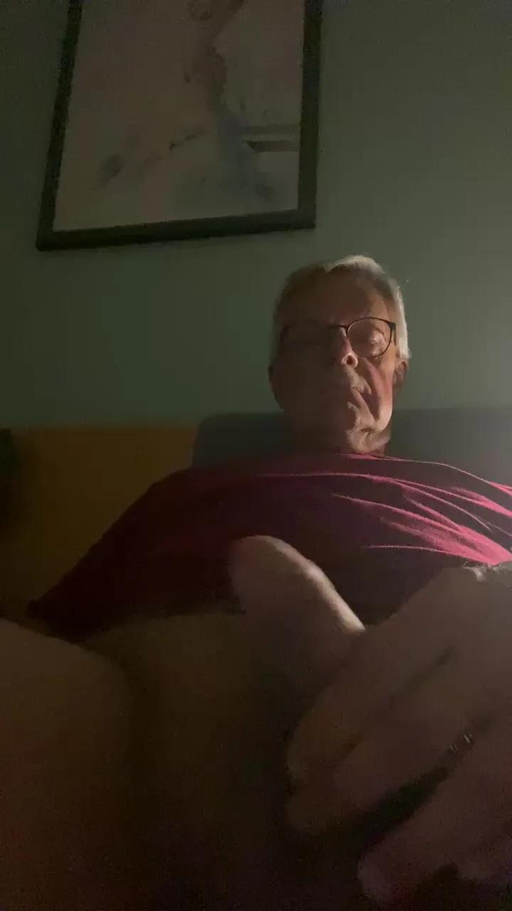 Offline cumboy63 on Cam4