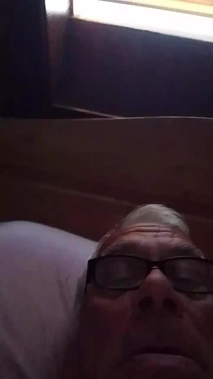 Offline Cummer51 on Cam4