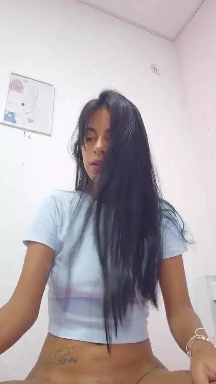 Offline cute_plop on Cam4