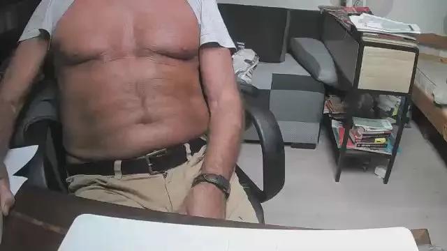 Offline cyrano64 on Cam4