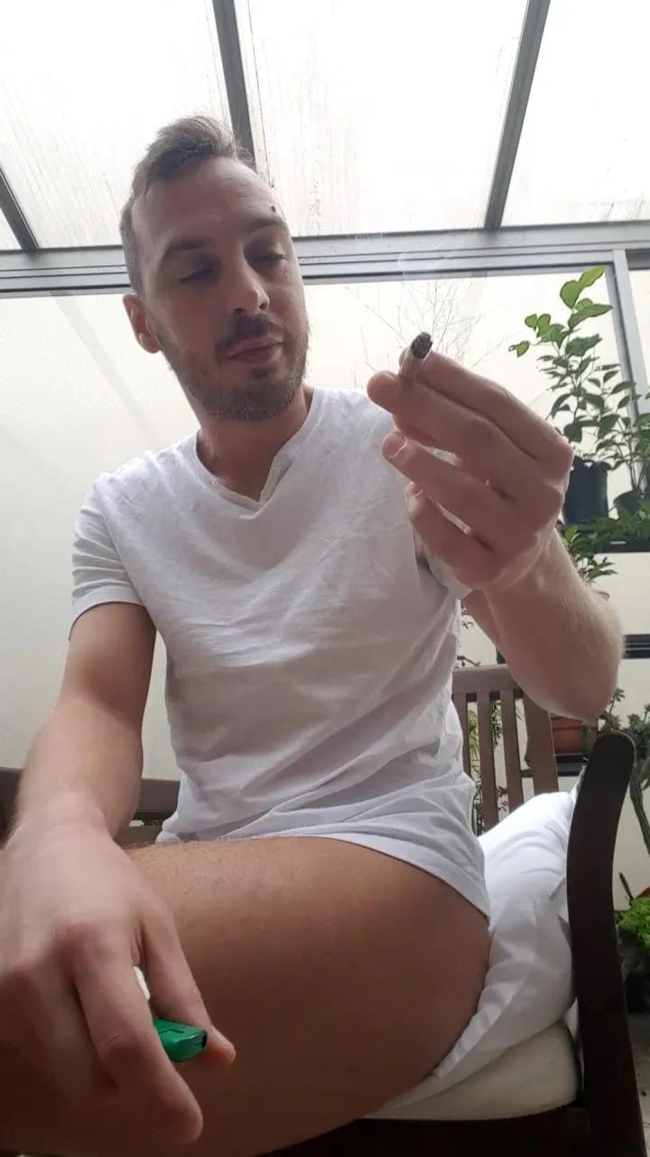 Offline Dickwolf91 on Cam4