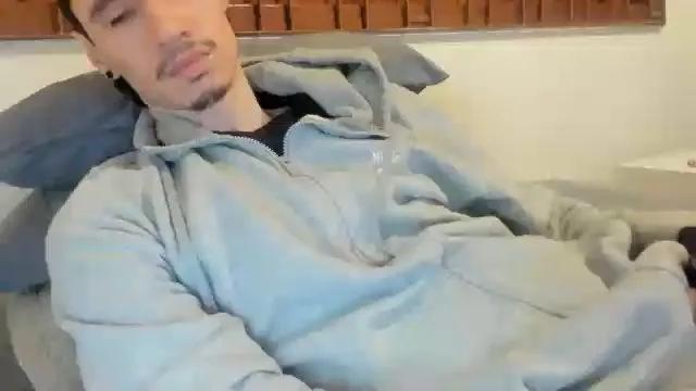 Offline digbreed on Cam4