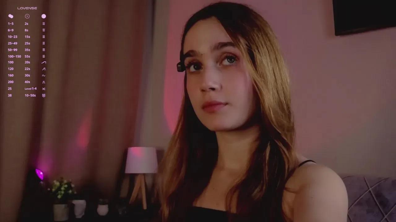 DollyGearing on Cam4 