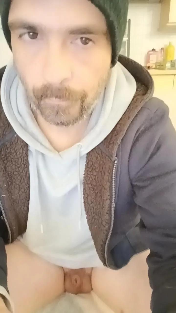 Offline Dominant69290 on Cam4