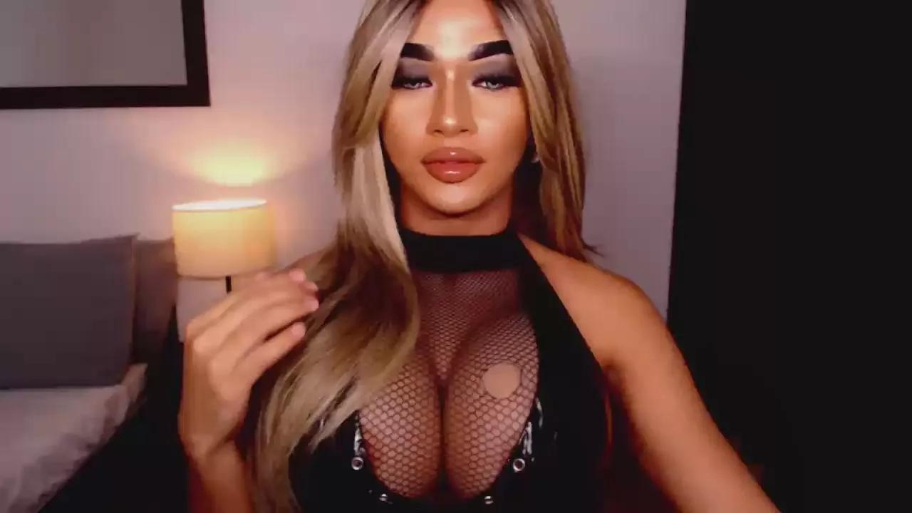 Offline DominantLatina on Cam4