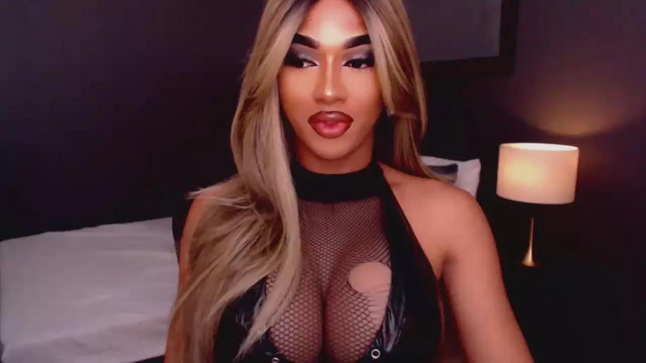 Offline DominantLatina on Cam4